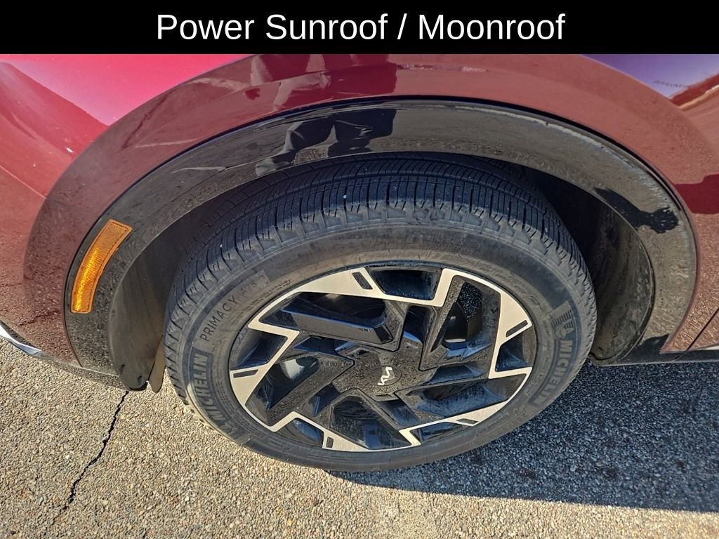 Used 2025 Kia Sportage SX image 9