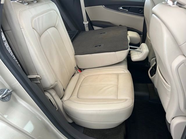 Used 2017 Lincoln MKX Reserve w/ Driver Assistance Package image 32