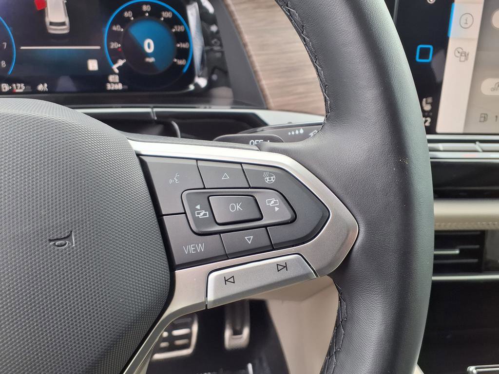 Used 2025 Volkswagen Atlas SEL Premium R-Line image 33