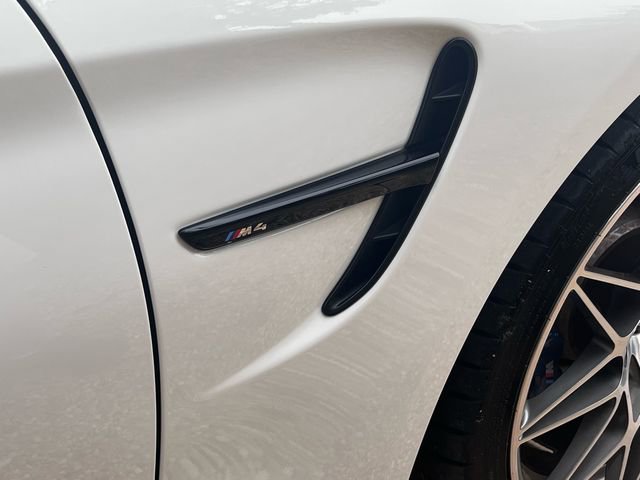 Used 2018 BMW M4 Convertible image 30
