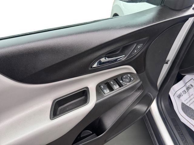Used 2021 Chevrolet Equinox LS image 11