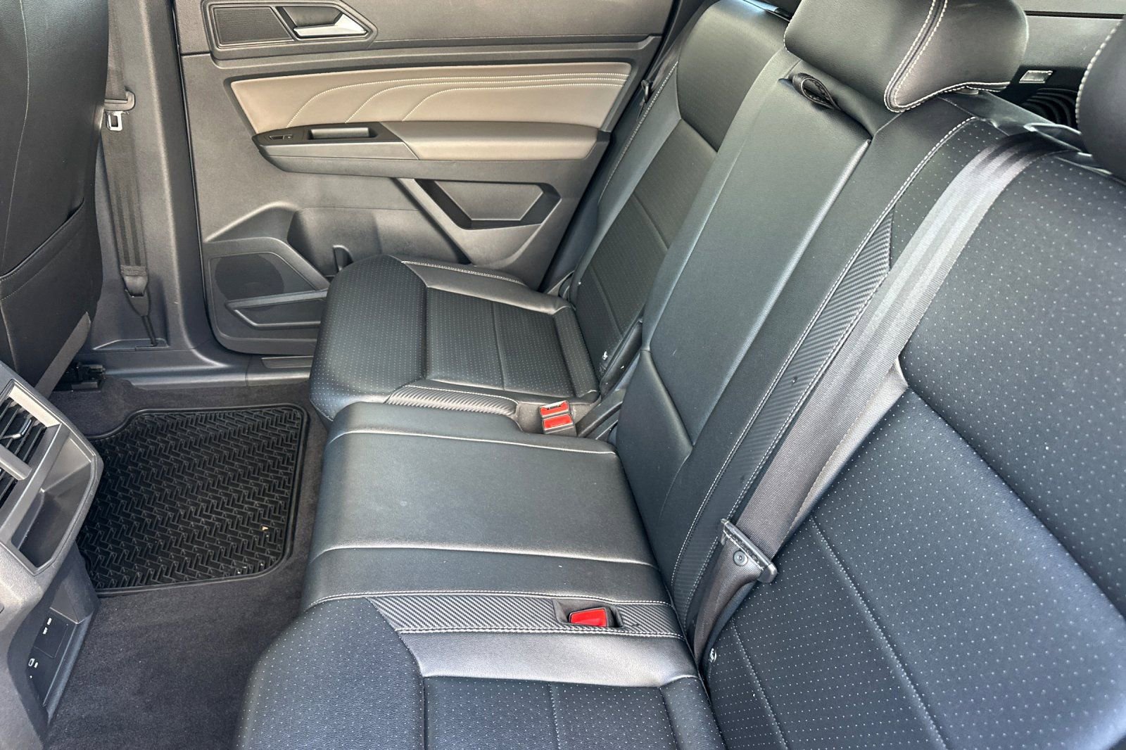 Used 2023 Volkswagen Atlas Cross Sport SEL AWD/4WD image 12