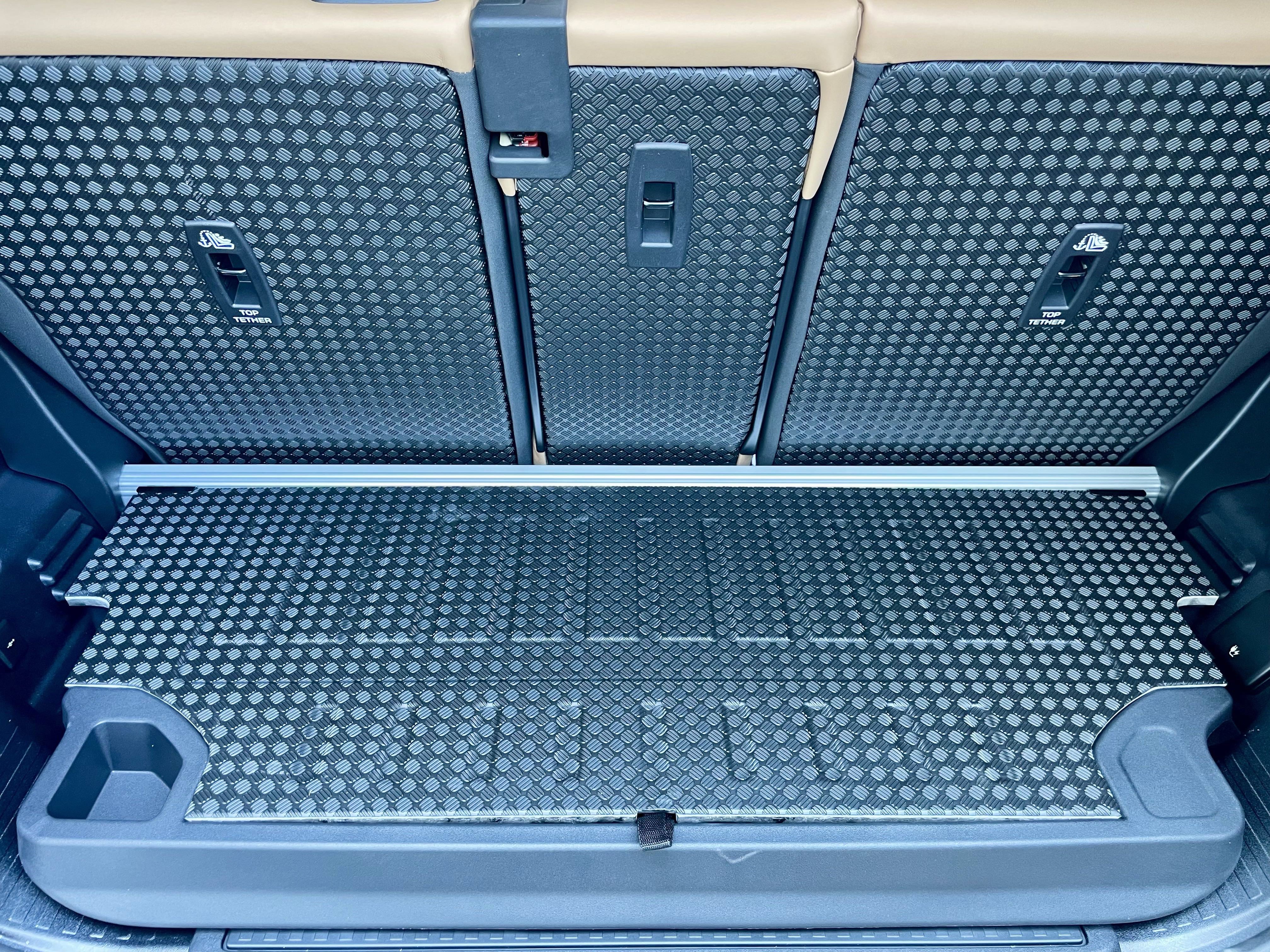 New 2025 Land Rover Defender 90 X-Dynamic SE image 34