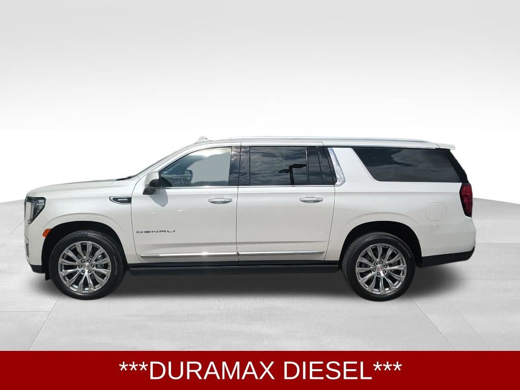 Used 2023 GMC Yukon XL Denali image 4