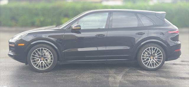 Used 2019 Porsche Cayenne Turbo w/ Premium Plus Package AWD/4WD image 3