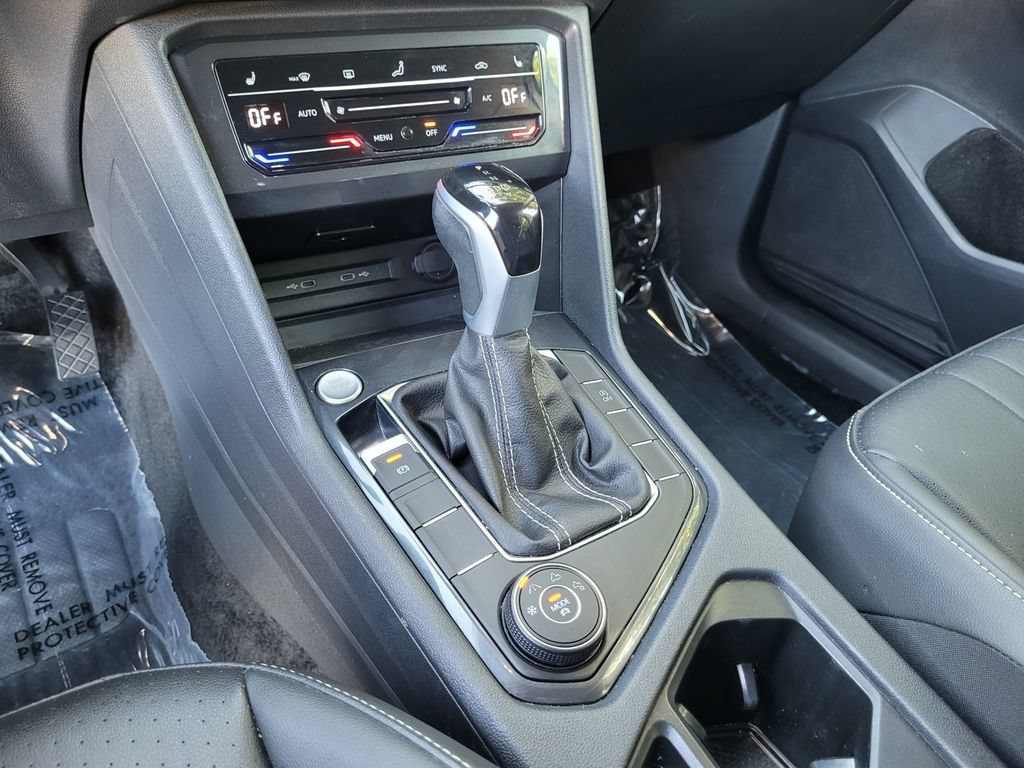 Used 2024 Volkswagen Tiguan SE AWD/4WD image 21