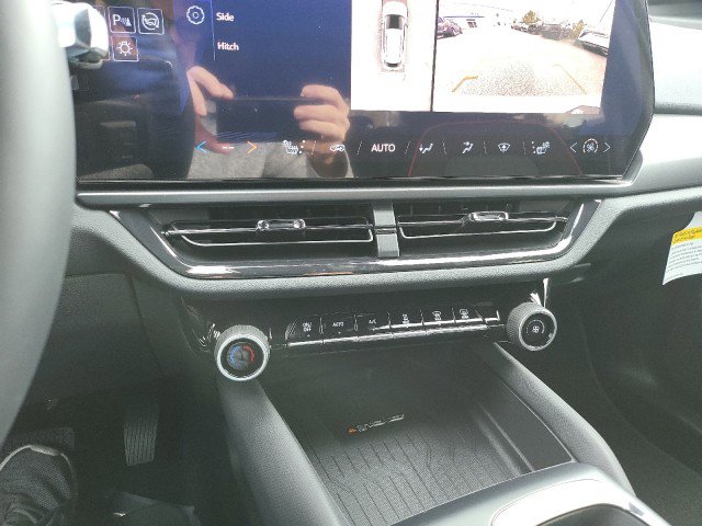 New 2025 Chevrolet Equinox EV RS image 31