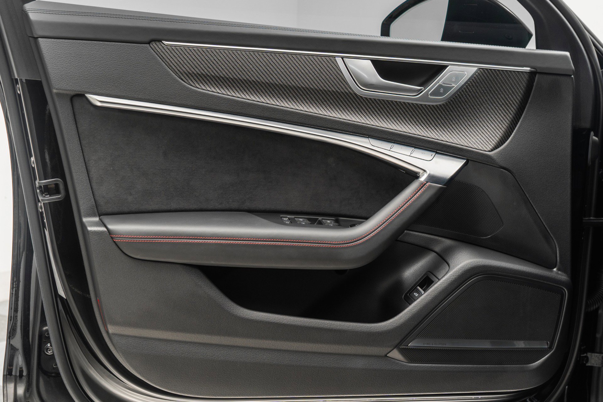 Used 2025 Audi S6 Premium Plus w/ Premium Plus Package image 40