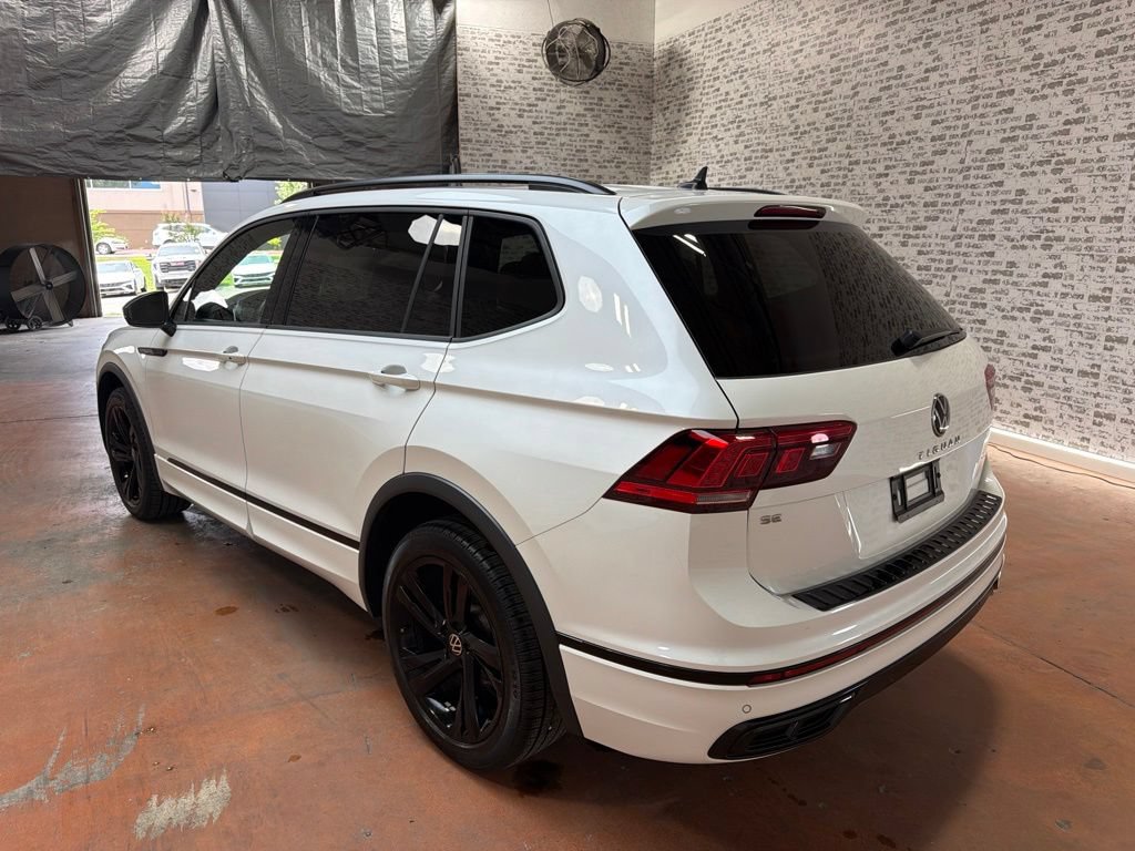Used 2024 Volkswagen Tiguan SE R-Line FWD image 5