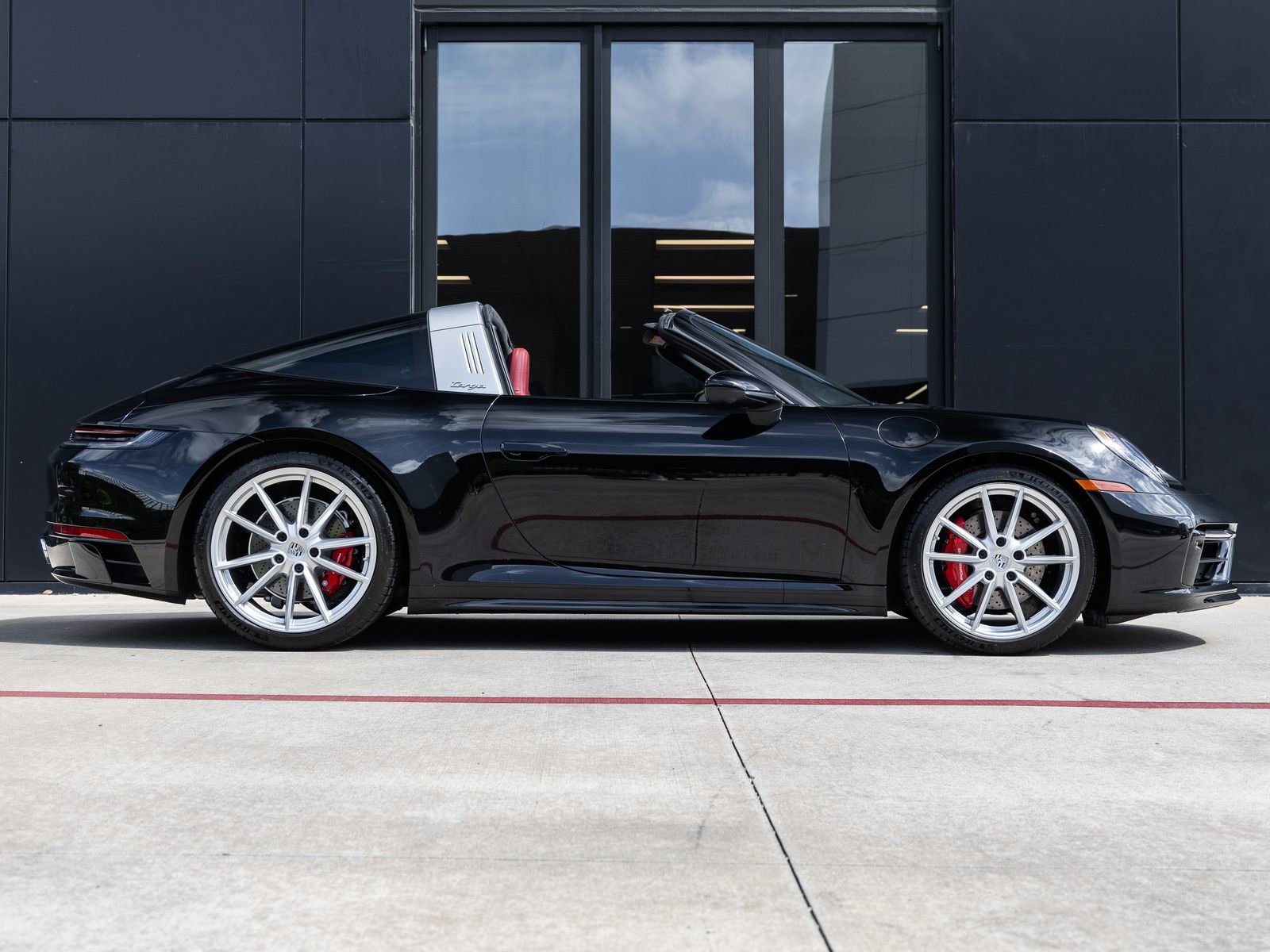 Certified 2024 Porsche 911 Targa 4S image 12
