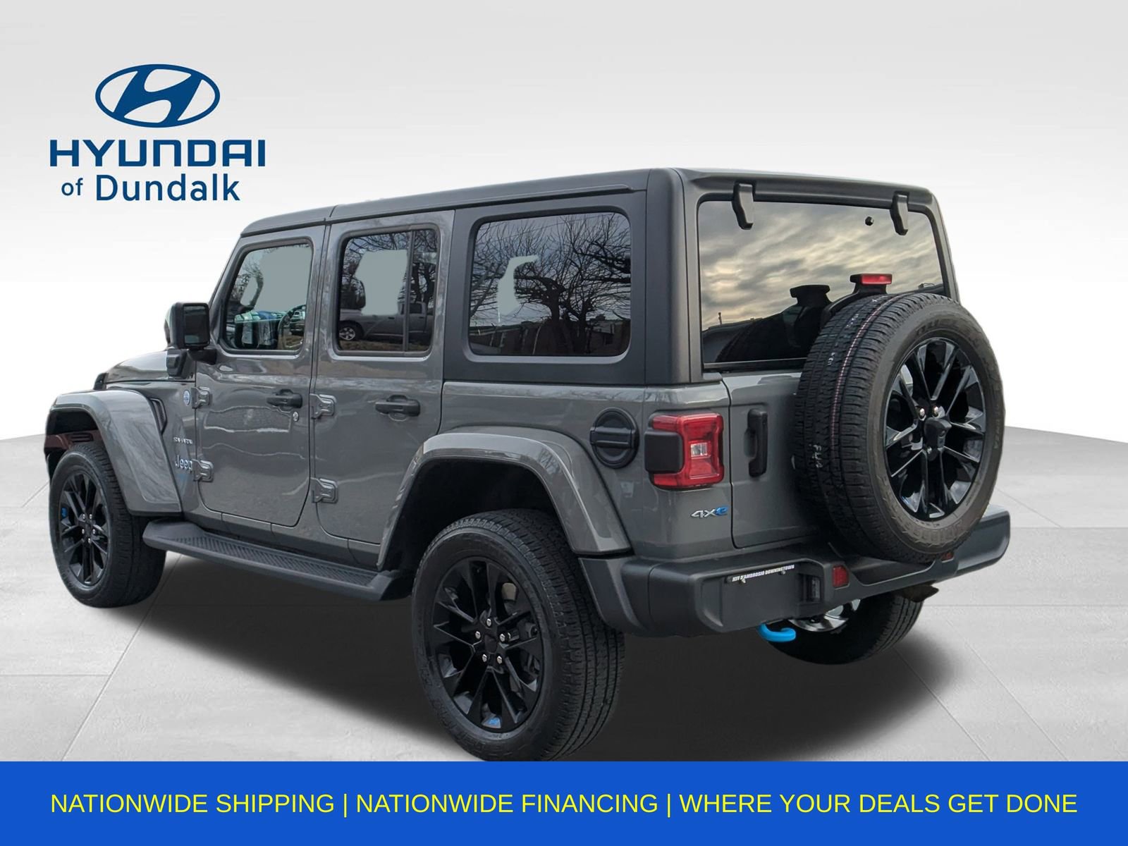 Used 2023 Jeep Wrangler Unlimited Sahara w/ Cold Weather Group image 3