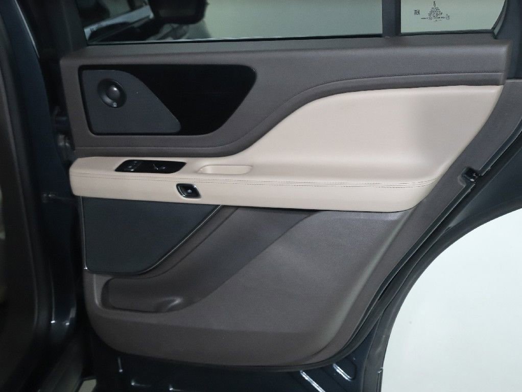 Certified 2023 Lincoln Aviator Reserve w/ Equipment Group 201A image 32