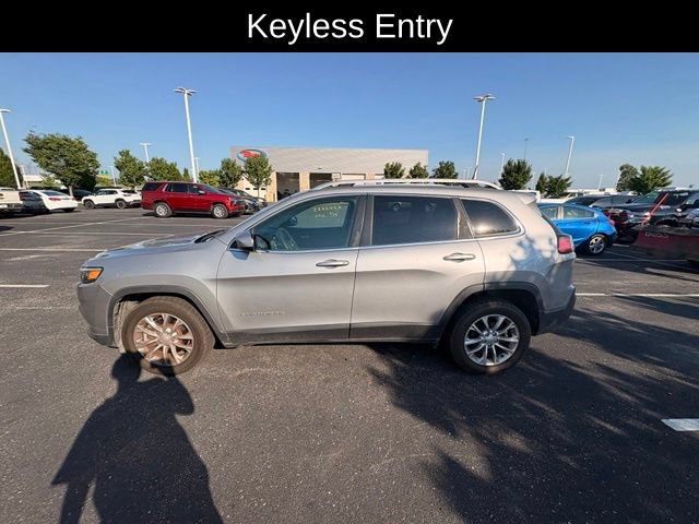 Used 2019 Jeep Cherokee Latitude w/ Popular Appearance Group FWD image 8