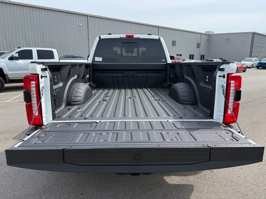 New 2026 Ford F350 4x4 Crew Cab DRW Super Duty image 39