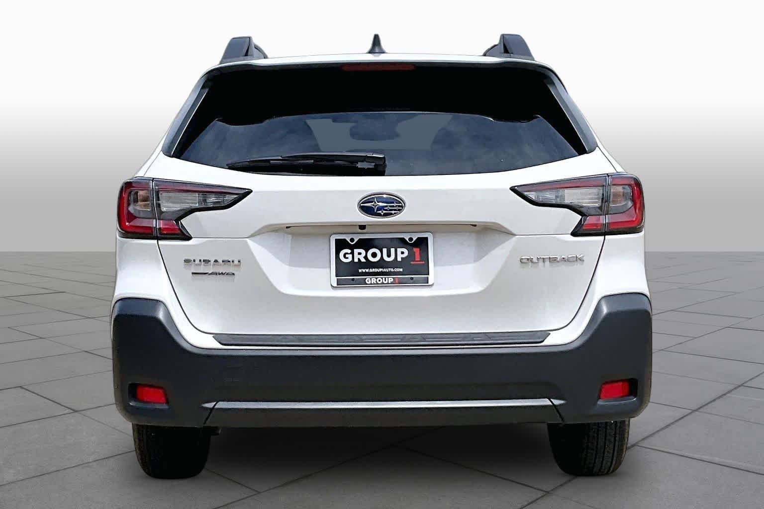 Used 2025 Subaru Outback Premium AWD/4WD image 4
