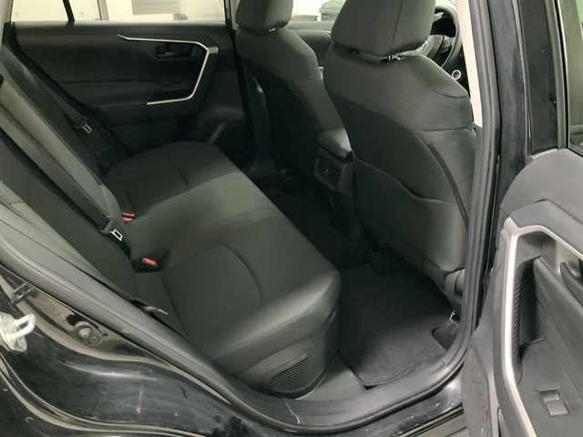 Used 2024 Toyota RAV4 LE AWD/4WD image 18