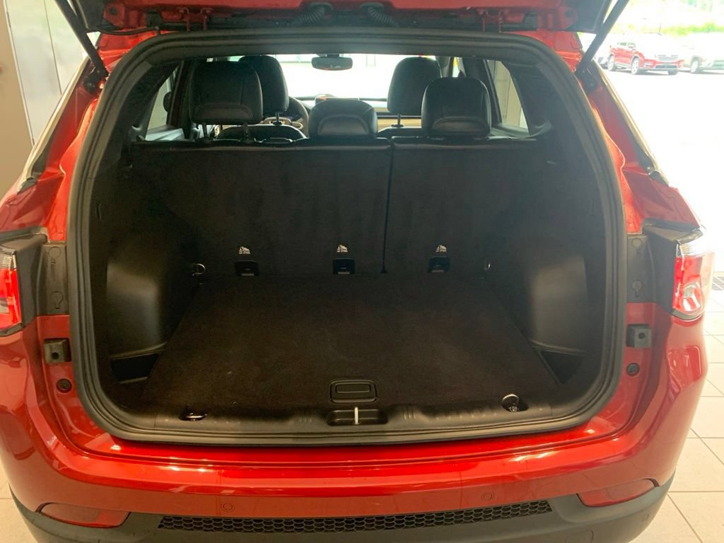 Used 2025 Jeep Compass Limited AWD/4WD image 12