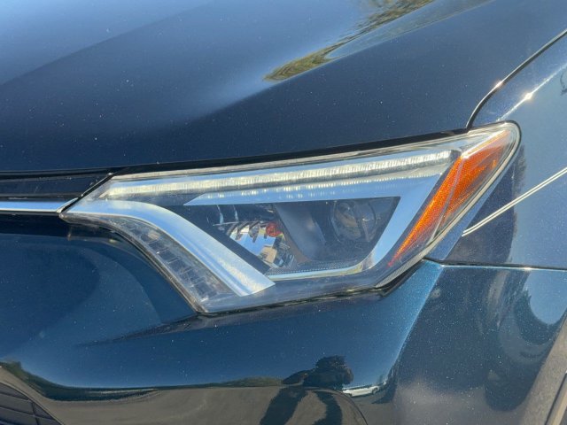 Used 2017 Toyota RAV4 Limited FWD image 9