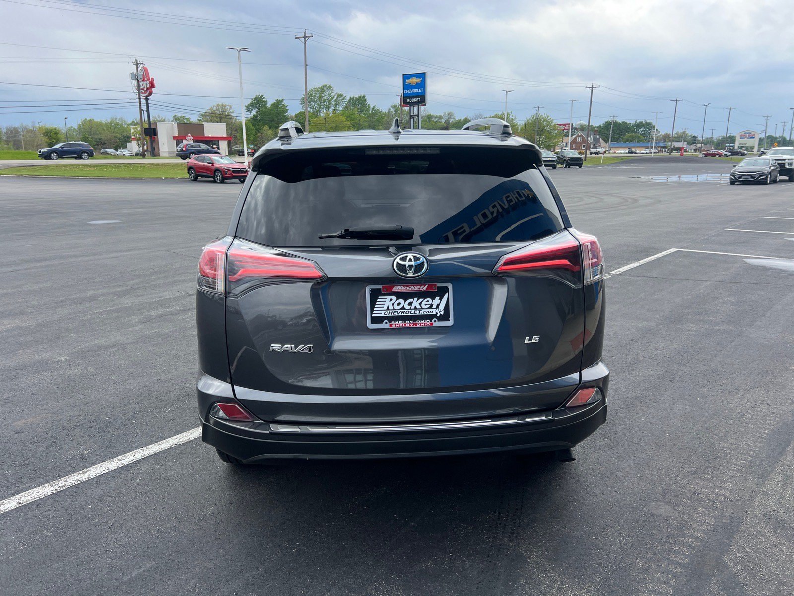 Used 2018 Toyota RAV4 LE w/ All Weather Liner Package FWD image 4