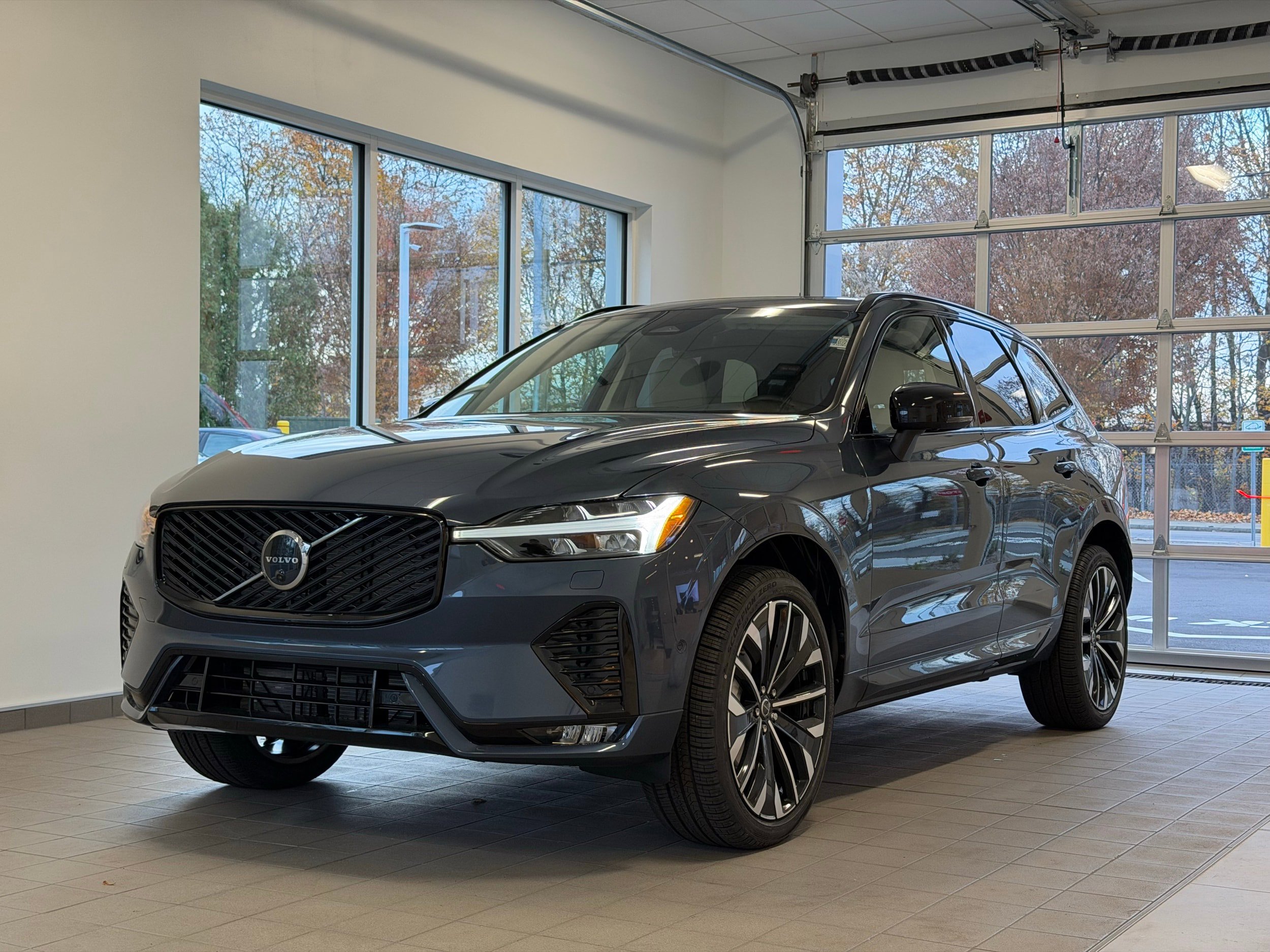 New 2026 Volvo XC60 B5 Ultra w/ Protection Package Premier AWD/4WD image 2