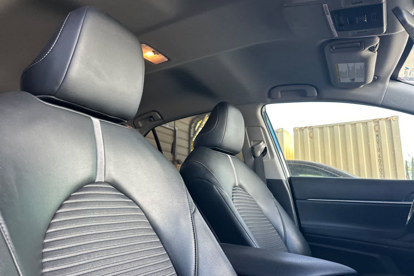 Used 2022 Toyota Camry SE FWD image 18