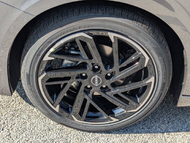 New 2026 Nissan Sentra SR w/ SR Premium Package FWD image 6