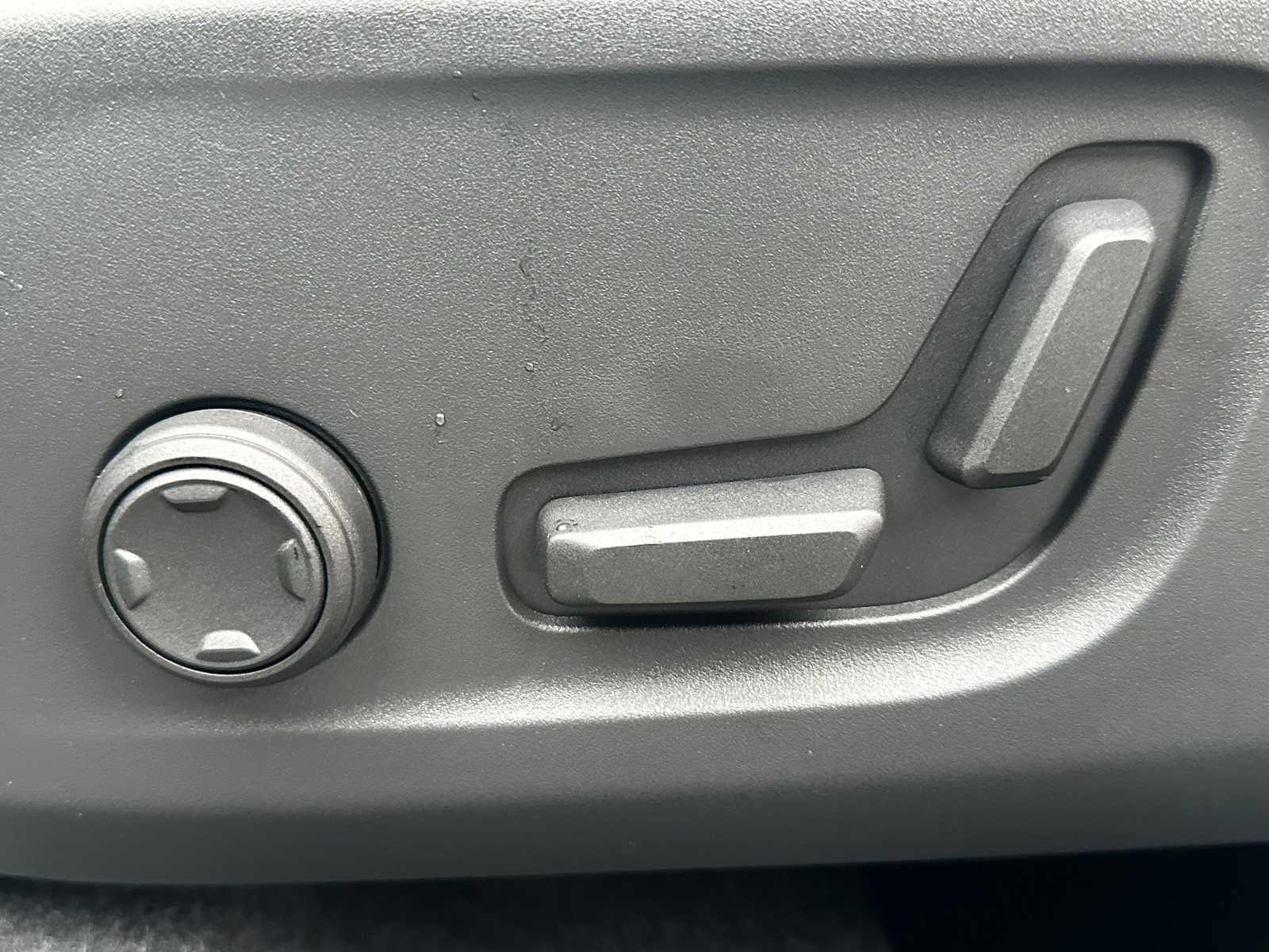 New 2026 Volvo XC40 B5 Ultra w/ Climate Package image 22