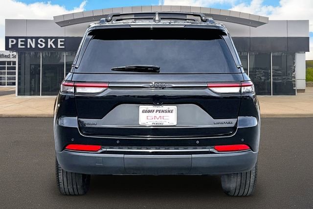 Used 2023 Jeep Grand Cherokee Limited w/ Black Appearance Package image 4