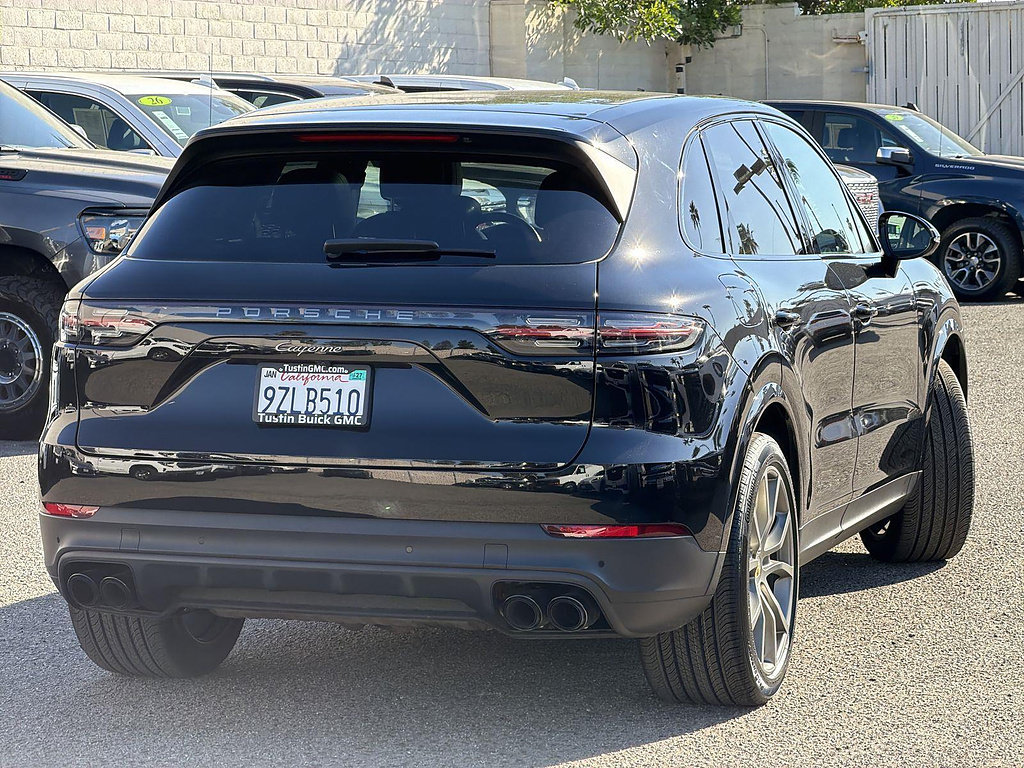 Used 2023 Porsche Cayenne AWD/4WD image 5