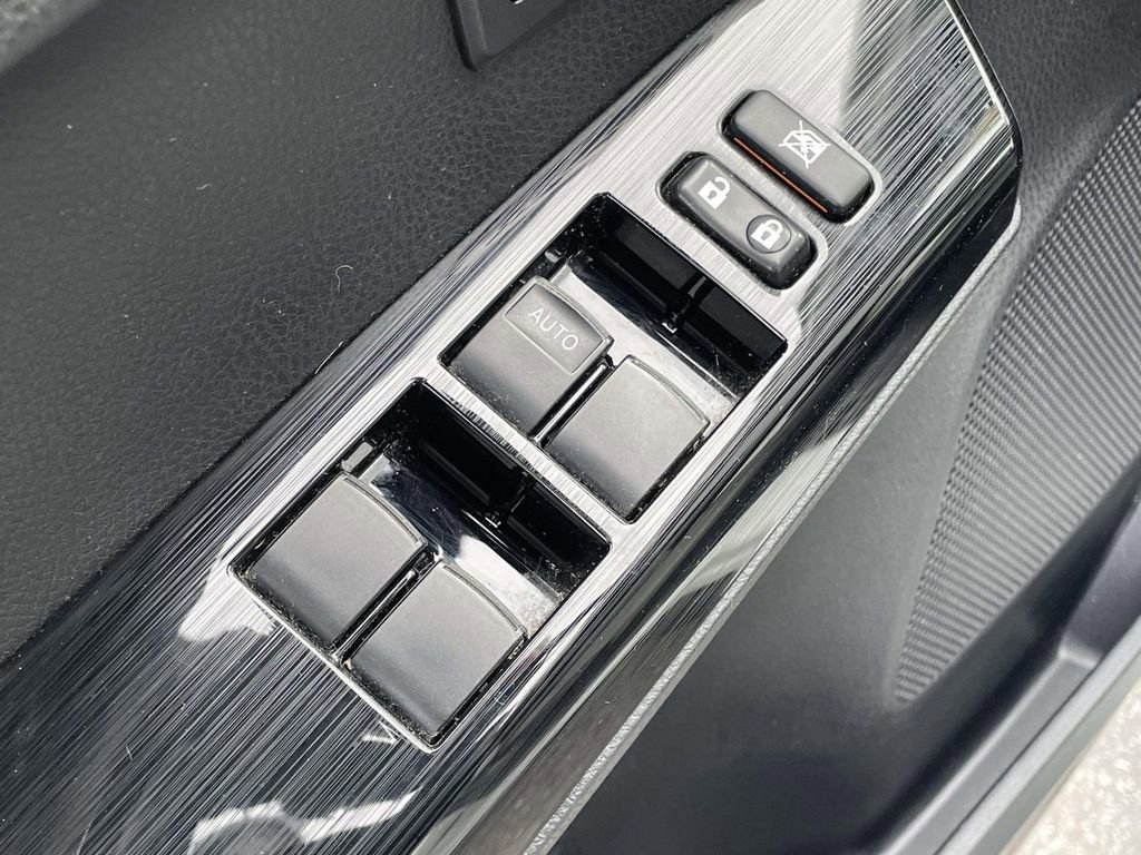 Used 2017 Toyota RAV4 Limited image 6