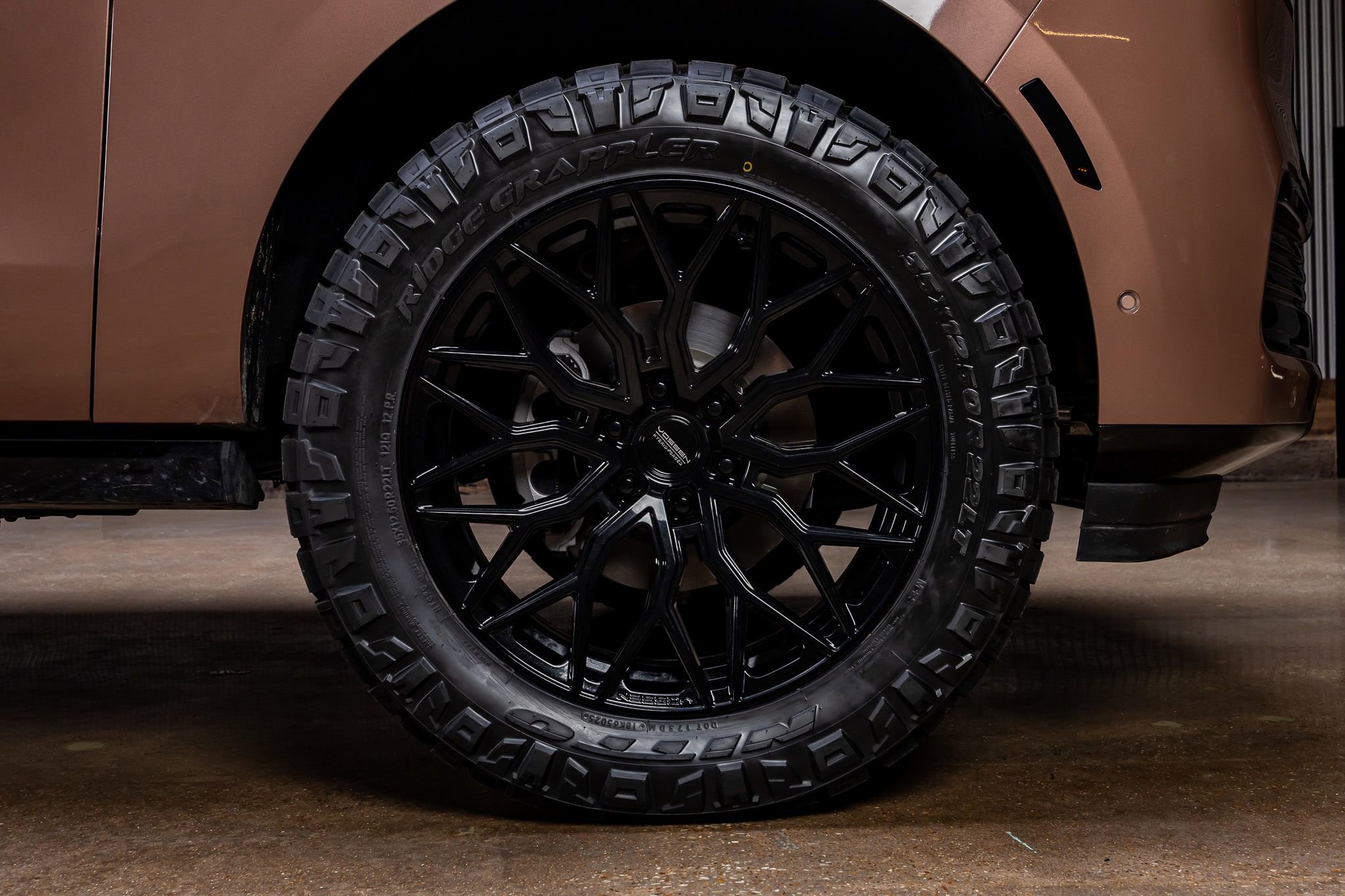 Used 2025 Lincoln Navigator Black Label AWD/4WD image 12