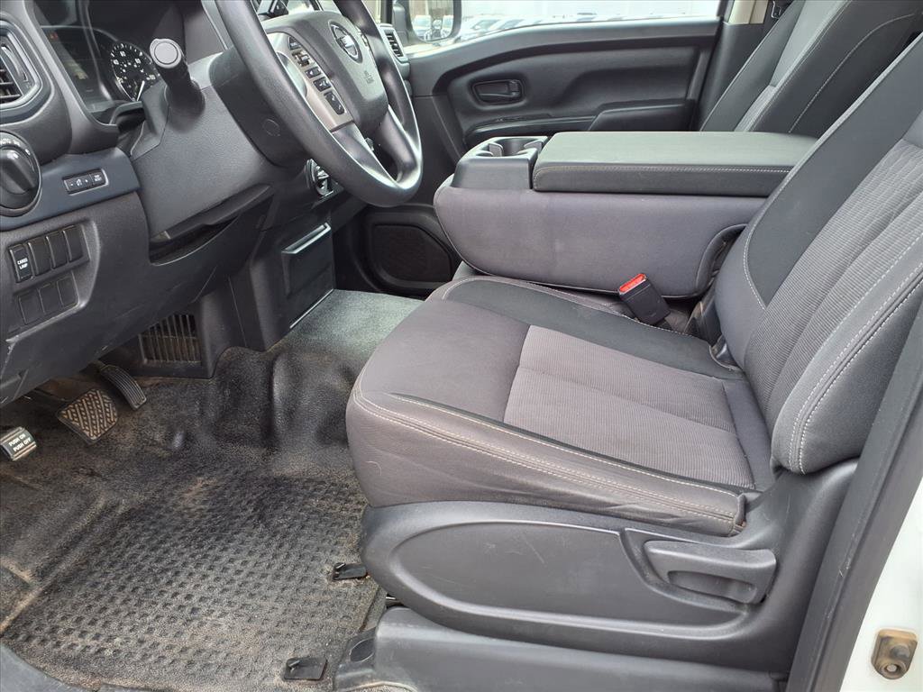 Certified 2022 Nissan Titan S image 7