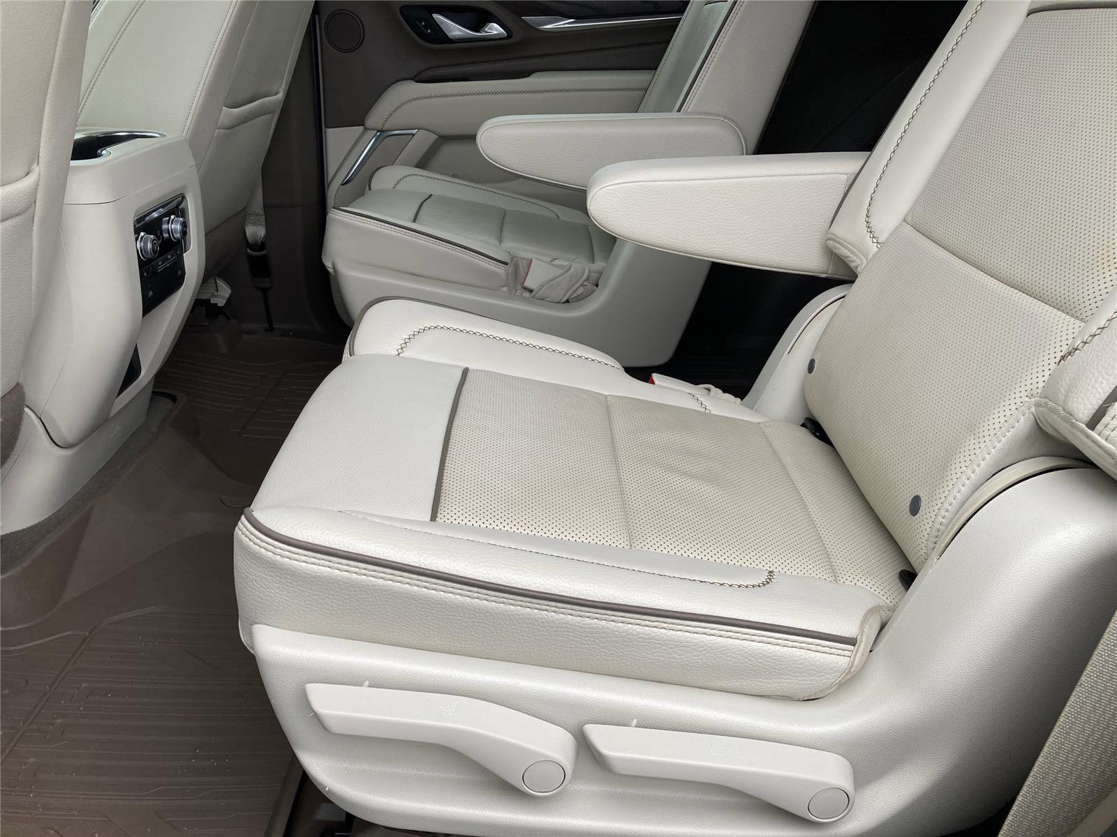 Used 2022 GMC Yukon Denali image 21