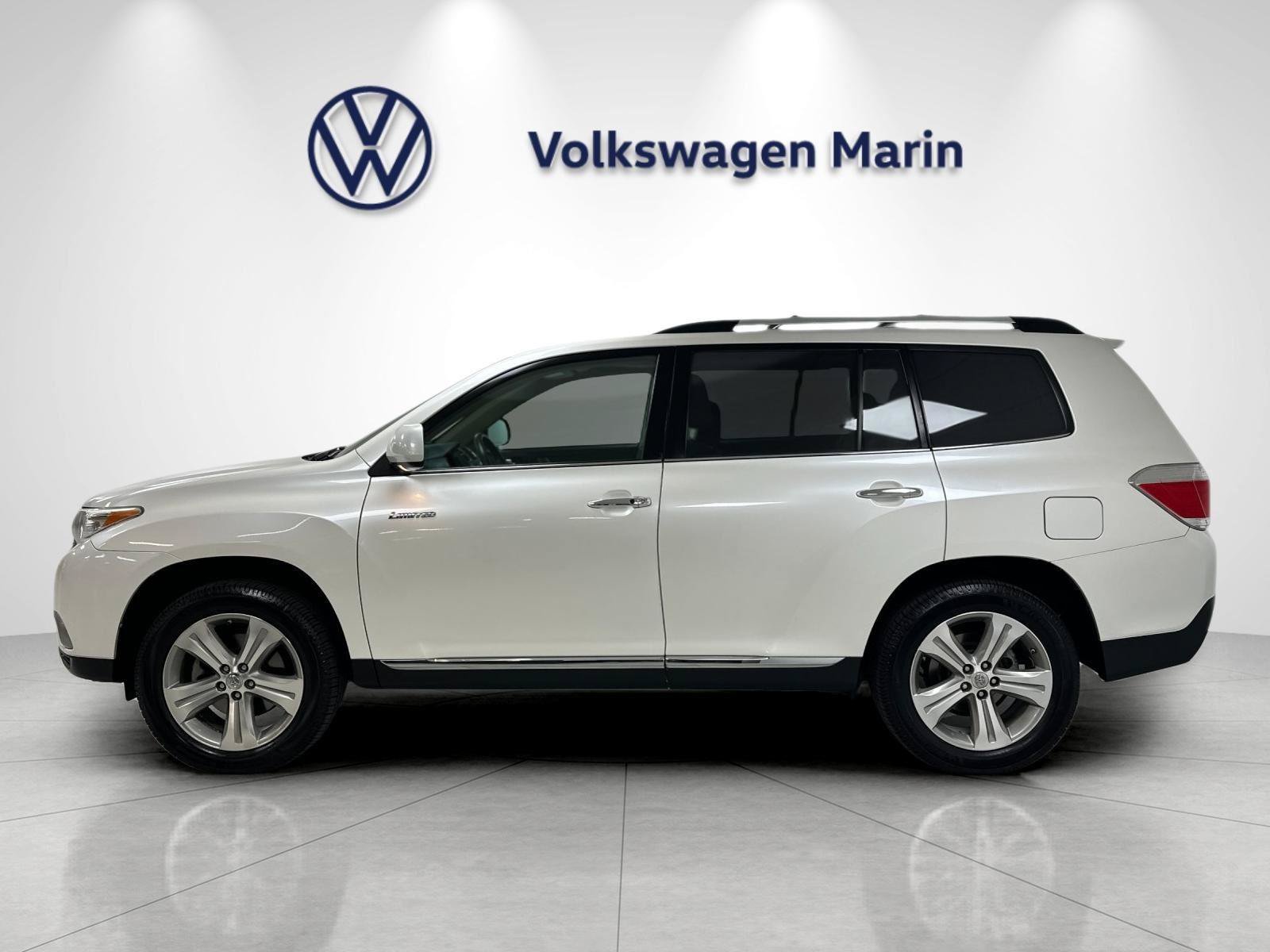 Used 2013 Toyota Highlander Limited AWD/4WD image 2