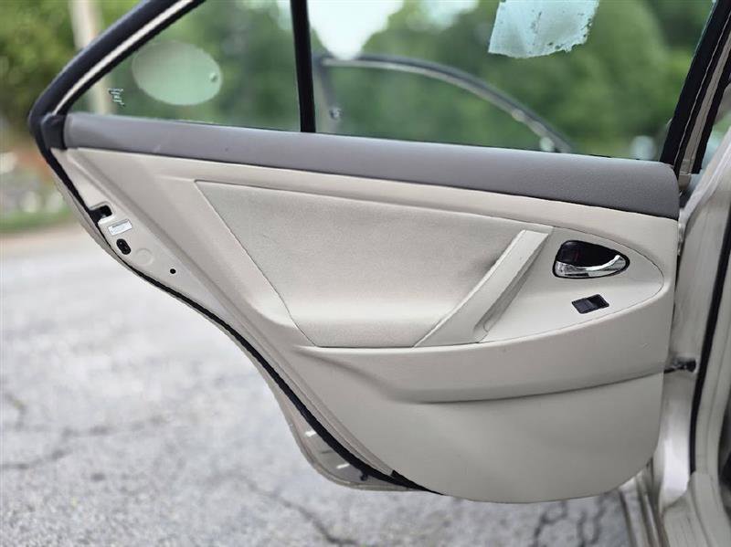 Used 2007 Toyota Camry XLE FWD image 28