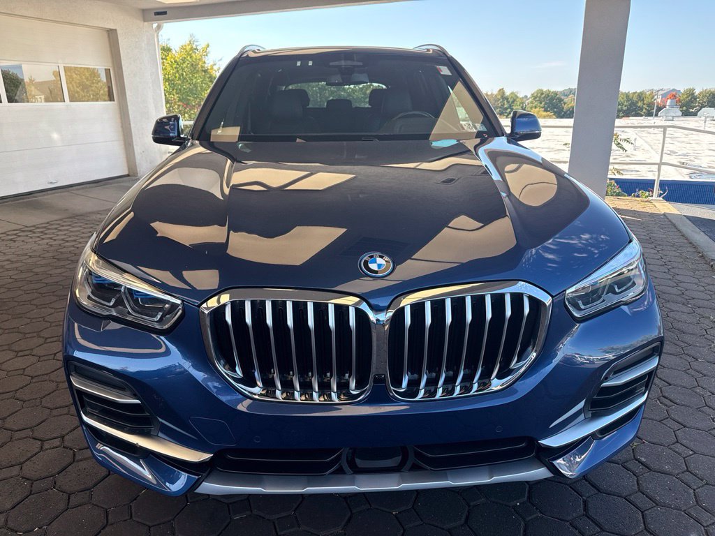 Used 2023 BMW X5 xDrive45e w/ Executive Package AWD/4WD image 2