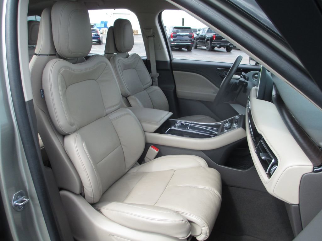 Used 2023 Lincoln Aviator Reserve w/ Equipment Group 201A AWD/4WD image 25