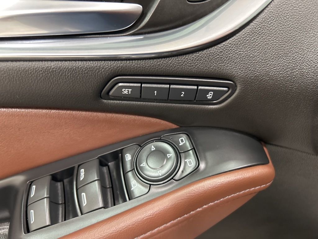 Used 2021 Buick Enclave Avenir w/ Avenir Technology Package image 16