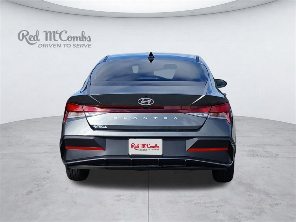 New 2026 Hyundai Elantra SE FWD image 4
