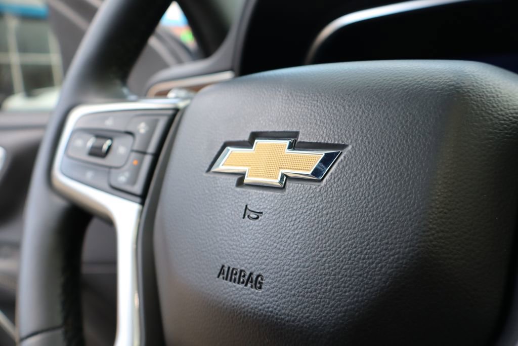 Used 2023 Chevrolet Suburban Premier image 30