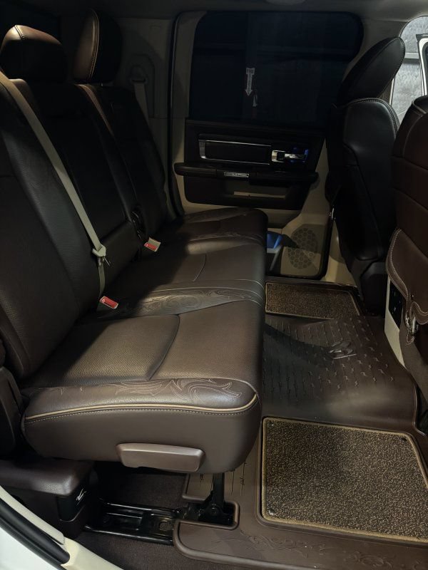 Used 2018 RAM 3500 Laramie Longhorn AWD/4WD image 11