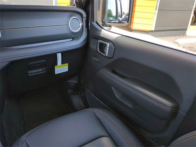 New 2025 Jeep Gladiator Sport w/ Premium Package image 17