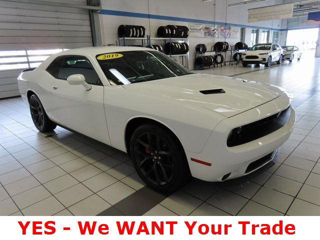 Used 2019 Dodge Challenger SXT w/ Blacktop Package image 16