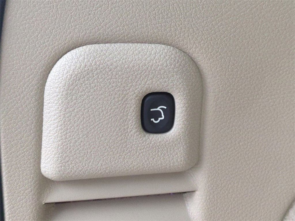 Certified 2020 Jeep Grand Cherokee Overland image 14