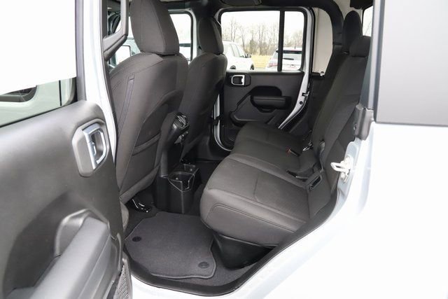 Used 2023 Jeep Gladiator Sport image 16