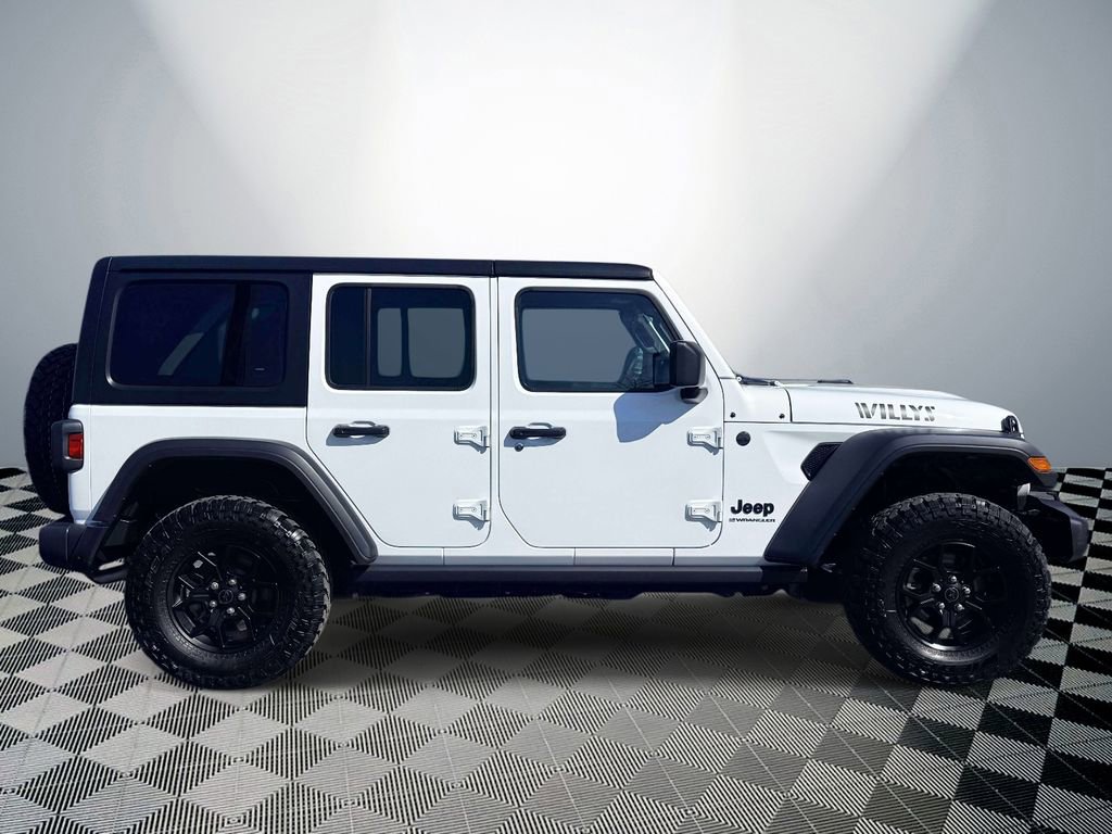 Used 2025 Jeep Wrangler Willys AWD/4WD image 6