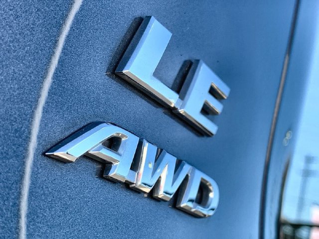 Used 2022 Toyota RAV4 LE AWD/4WD image 43