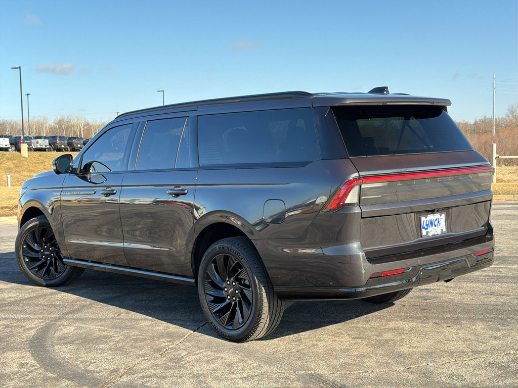 Used 2025 Lincoln Navigator L Reserve w/ Jet Appearance Package image 2
