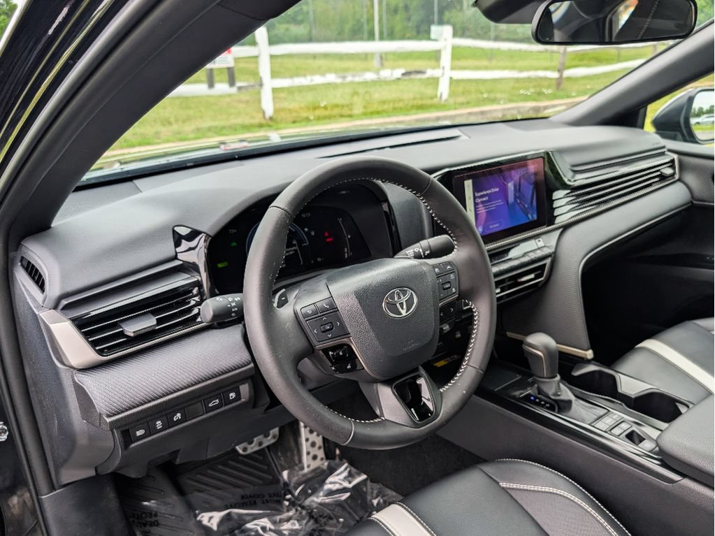Used 2026 Toyota Camry SE FWD image 20