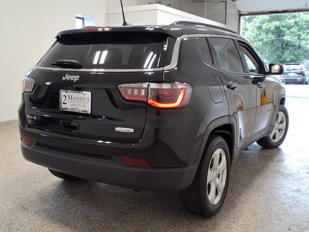 Used 2021 Jeep Compass Latitude w/ Sun and Sound Group AWD/4WD image 4